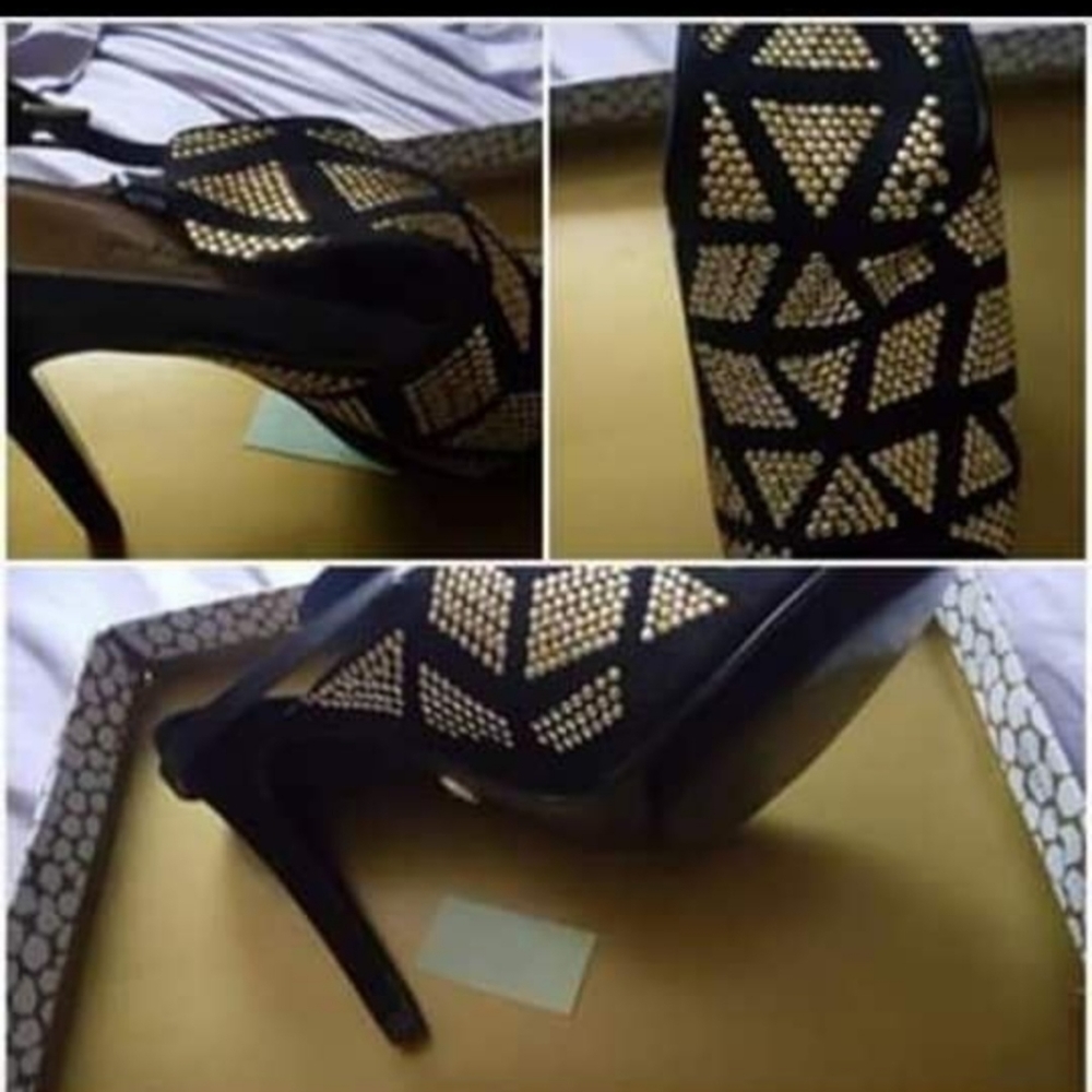 Dress heel shoes